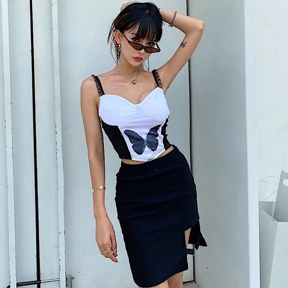 Black butterfly top 🦋 - Picture 4 of 13